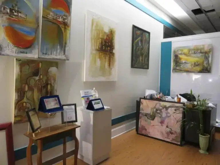 Specialty Fine Art Services. Kai Moving
